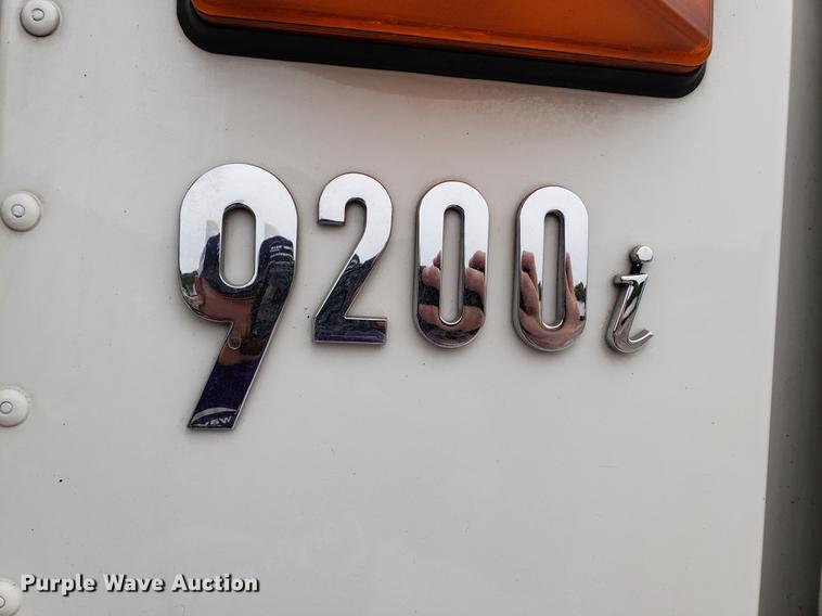 image for item EF9871 2007 International 9200i semi truck