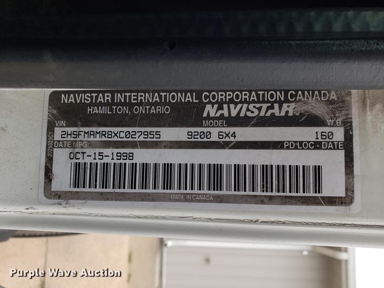 image for item EF9873 1999 International 9200 semi truck