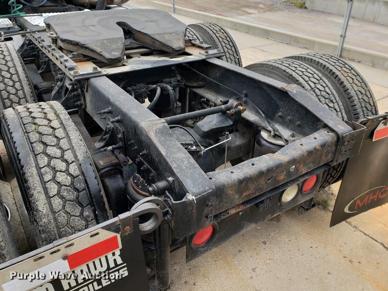 image for item EF9873 1999 International 9200 semi truck