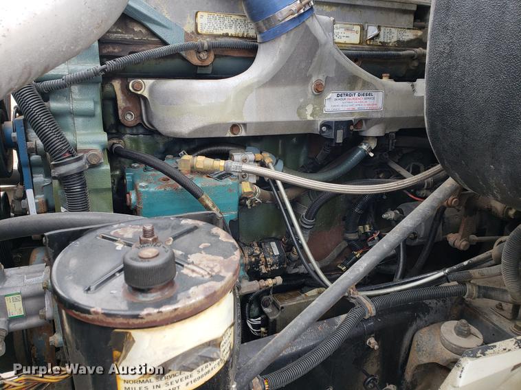 image for item EF9873 1999 International 9200 semi truck