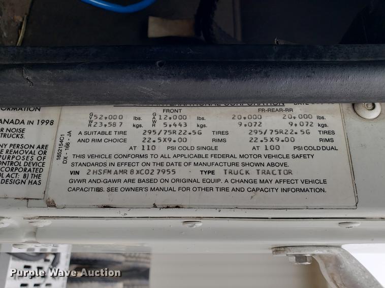 image for item EF9873 1999 International 9200 semi truck