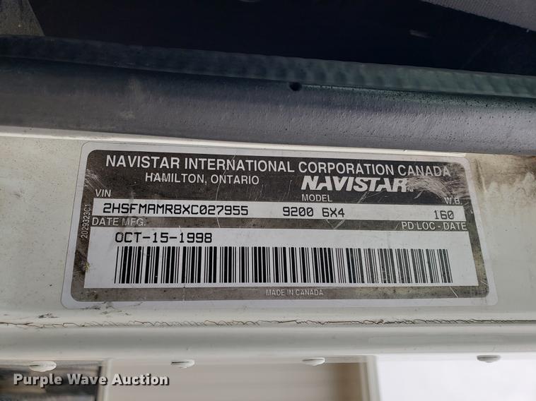 image for item EF9873 1999 International 9200 semi truck