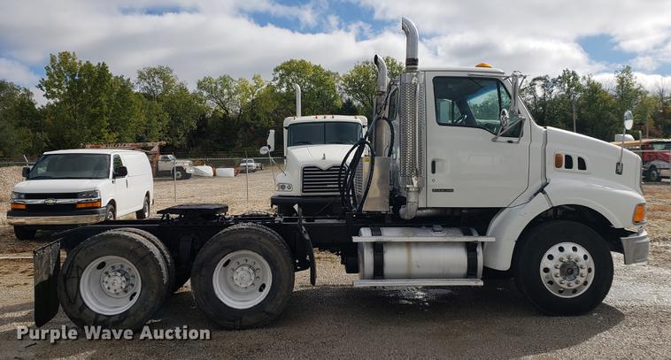 image for item EF9925 2005 Sterling semi truck