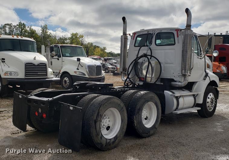 image for item EF9925 2005 Sterling semi truck