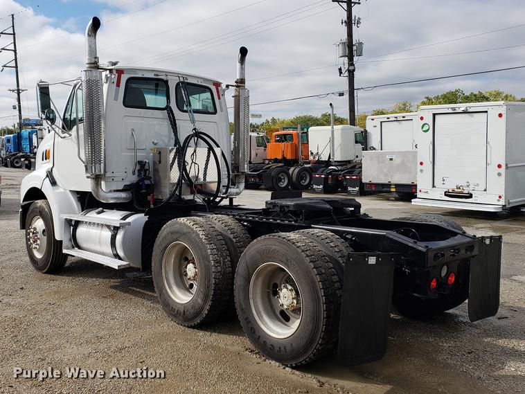 image for item EF9925 2005 Sterling semi truck