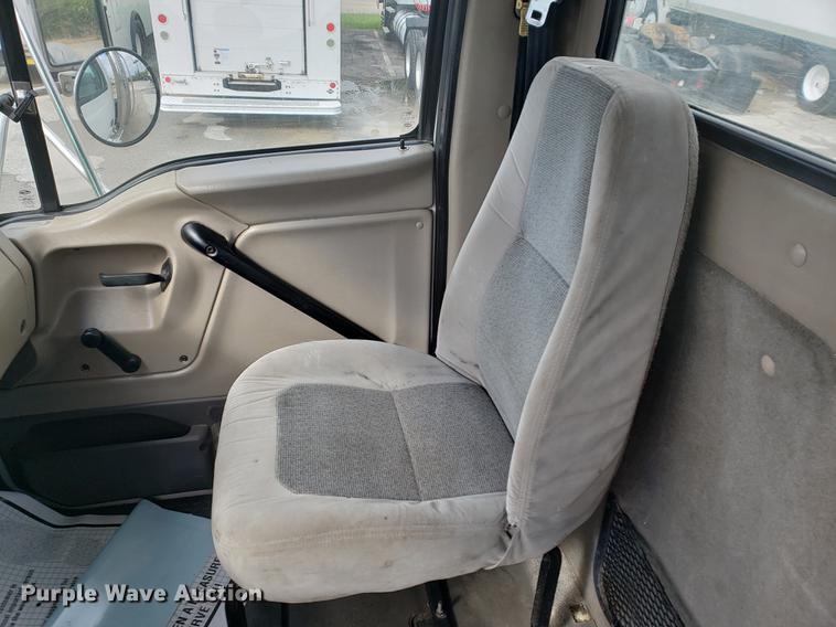 image for item EF9925 2005 Sterling semi truck