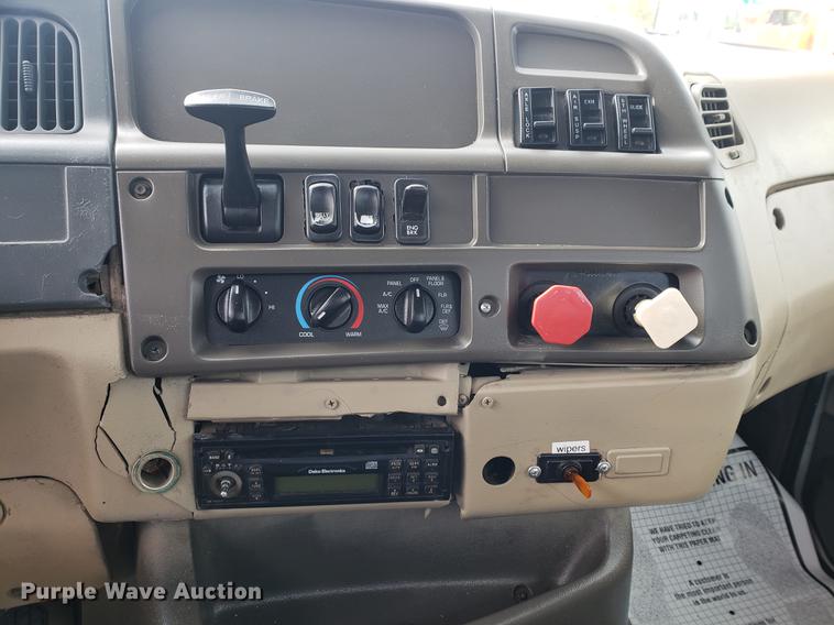 image for item EF9925 2005 Sterling semi truck