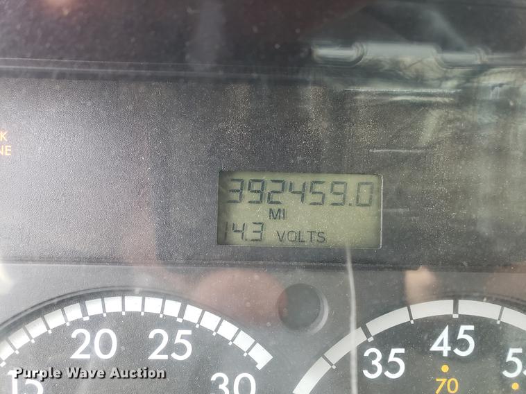 image for item EF9925 2005 Sterling semi truck