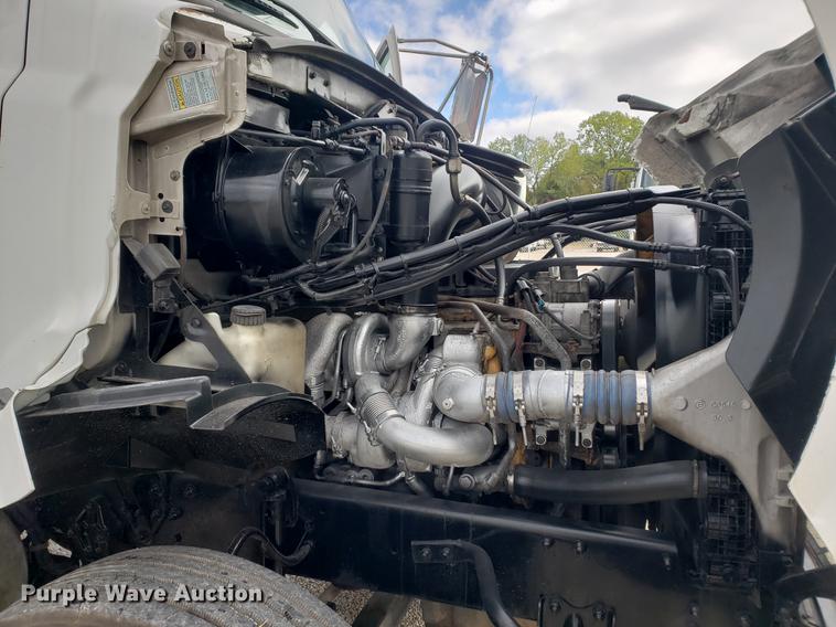 image for item EF9925 2005 Sterling semi truck