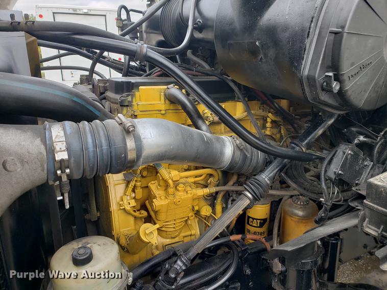 image for item EF9925 2005 Sterling semi truck