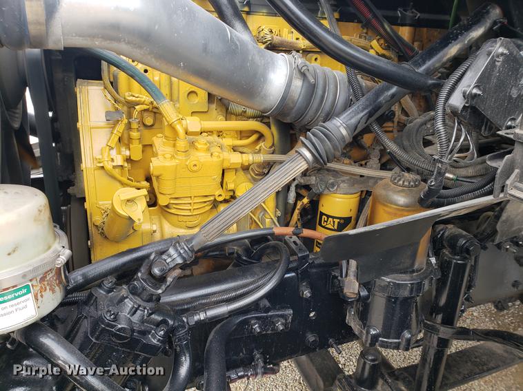 image for item EF9925 2005 Sterling semi truck