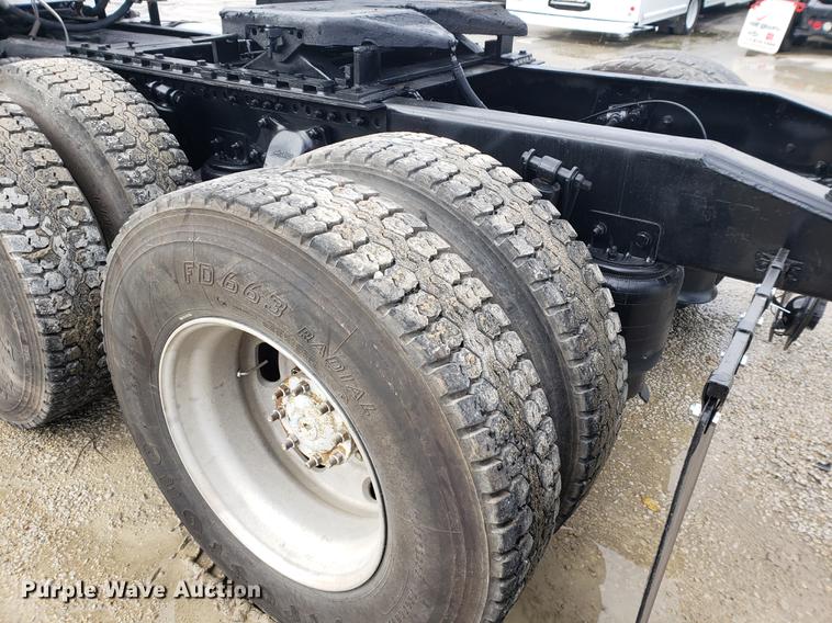 image for item EF9925 2005 Sterling semi truck