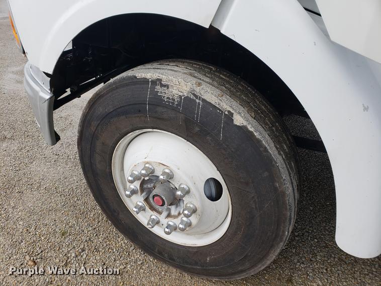 image for item EF9925 2005 Sterling semi truck