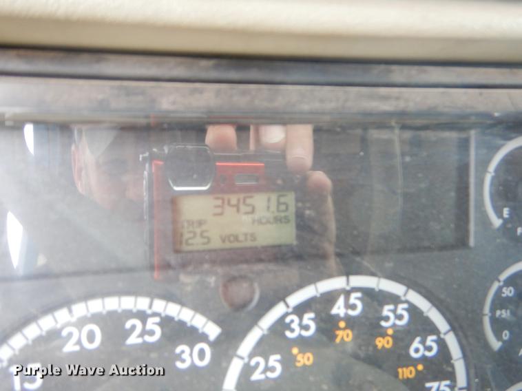 image for item EO9645 2006 Freightliner Columbia semi truck