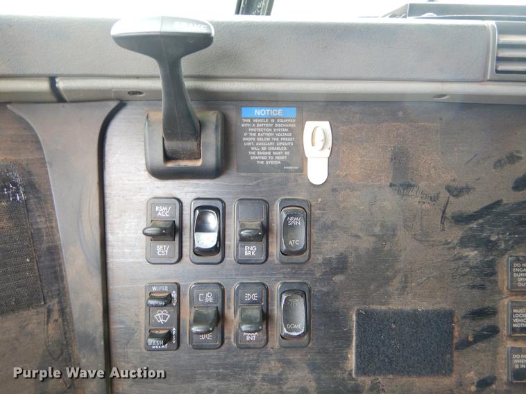 image for item EO9645 2006 Freightliner Columbia semi truck