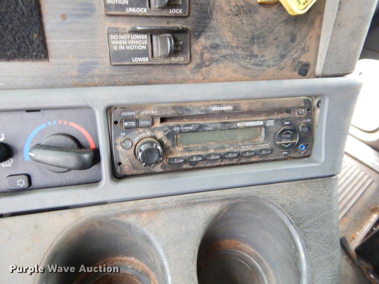 image for item EO9645 2006 Freightliner Columbia semi truck