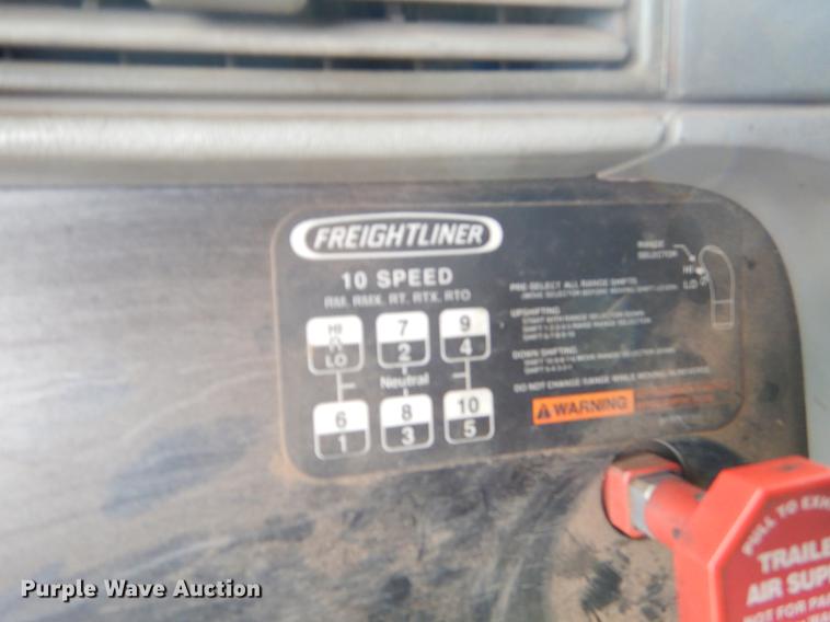 image for item EO9645 2006 Freightliner Columbia semi truck