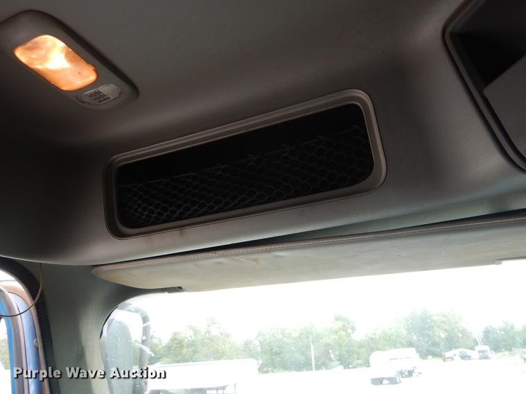 image for item EO9645 2006 Freightliner Columbia semi truck