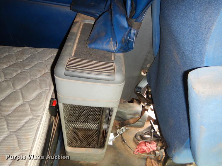 image for item EO9645 2006 Freightliner Columbia semi truck