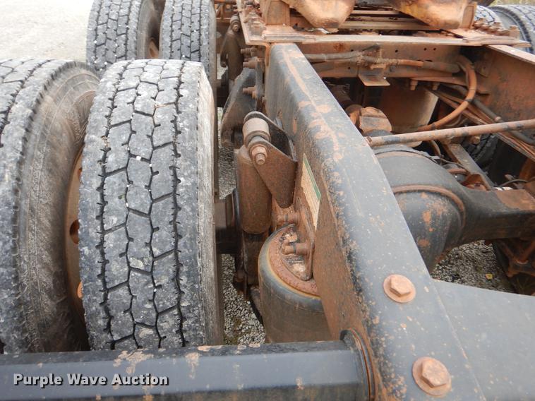 image for item EO9645 2006 Freightliner Columbia semi truck