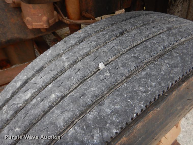 image for item EO9645 2006 Freightliner Columbia semi truck