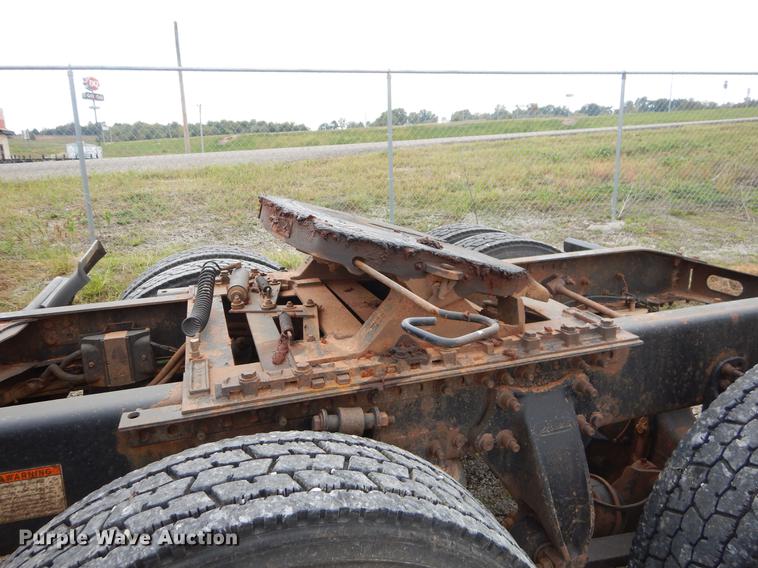 image for item EO9645 2006 Freightliner Columbia semi truck