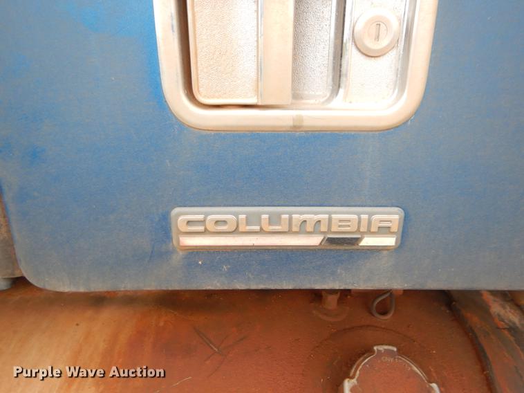 image for item EO9645 2006 Freightliner Columbia semi truck