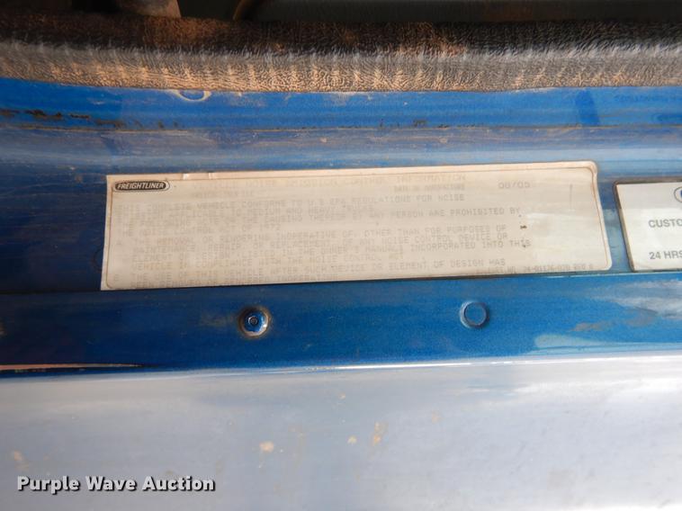 image for item EO9645 2006 Freightliner Columbia semi truck