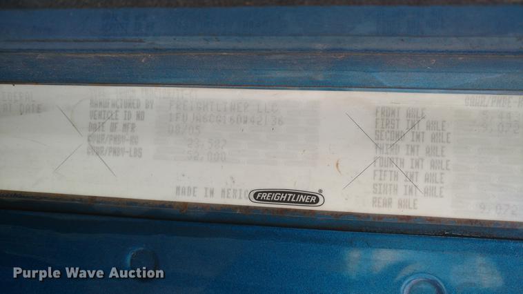 image for item EO9645 2006 Freightliner Columbia semi truck