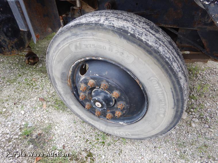 image for item EO9646 1995 Ottawa YT30 yard truck