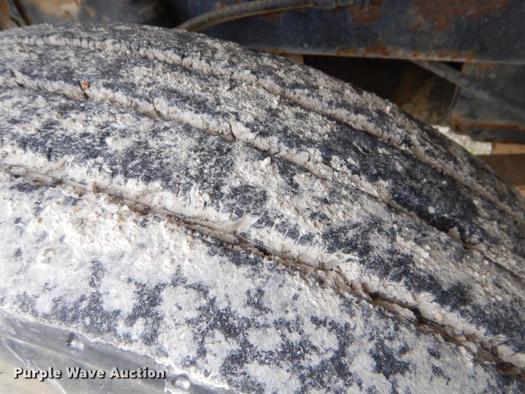 image for item EO9646 1995 Ottawa YT30 yard truck