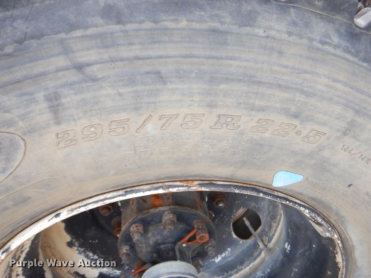 image for item EO9646 1995 Ottawa YT30 yard truck