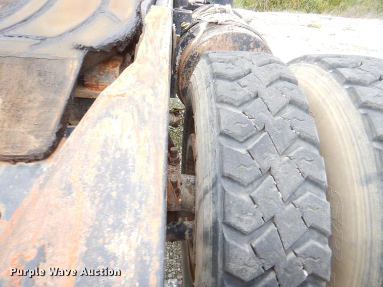 image for item EO9646 1995 Ottawa YT30 yard truck