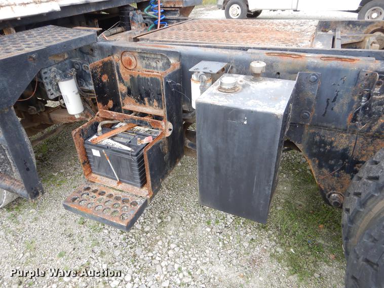 image for item EO9646 1995 Ottawa YT30 yard truck