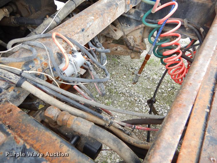 image for item EO9646 1995 Ottawa YT30 yard truck