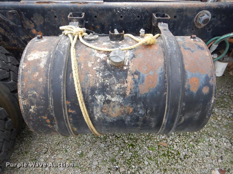 image for item EO9646 1995 Ottawa YT30 yard truck