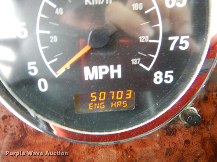 image for item EO9647 2007 International 9400i semi truck