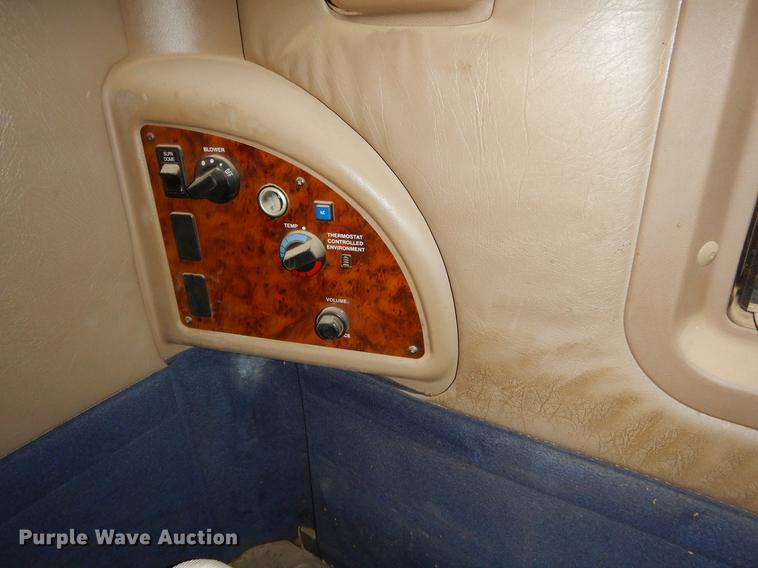 image for item EO9647 2007 International 9400i semi truck