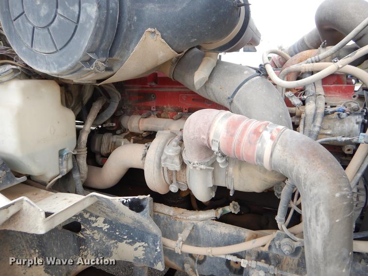 image for item EO9647 2007 International 9400i semi truck