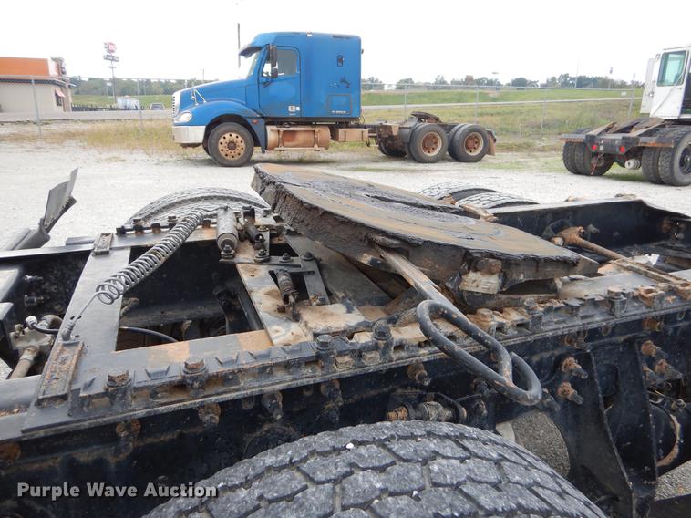 image for item EO9647 2007 International 9400i semi truck