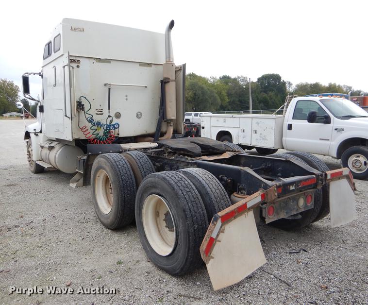 image for item EO9648 2007 International 9400i semi truck