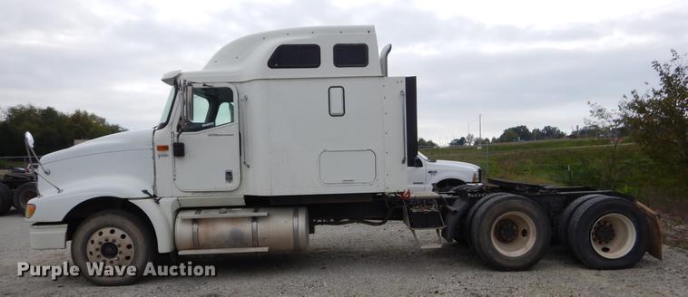 image for item EO9648 2007 International 9400i semi truck