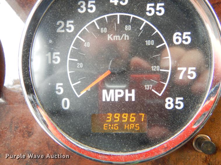 image for item EO9648 2007 International 9400i semi truck