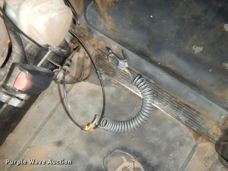 image for item EO9648 2007 International 9400i semi truck