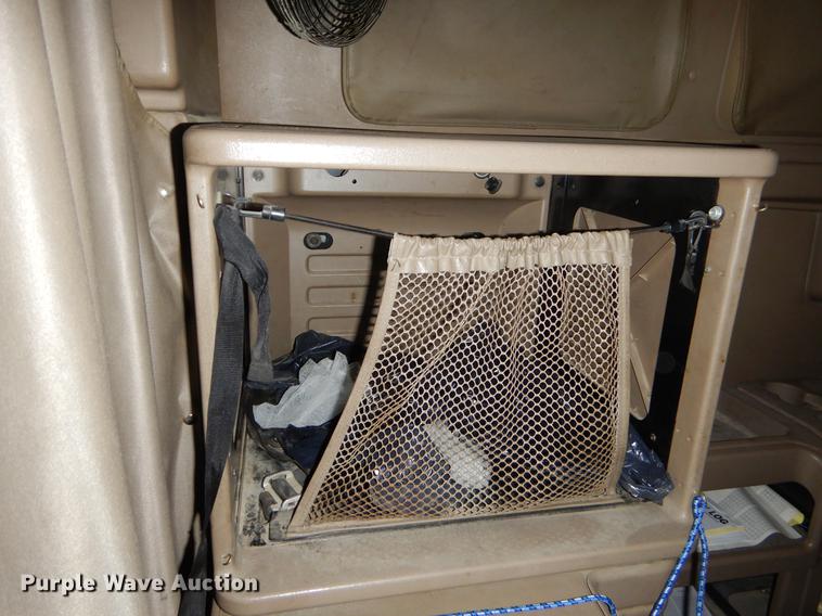 image for item EO9648 2007 International 9400i semi truck