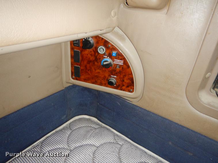 image for item EO9648 2007 International 9400i semi truck