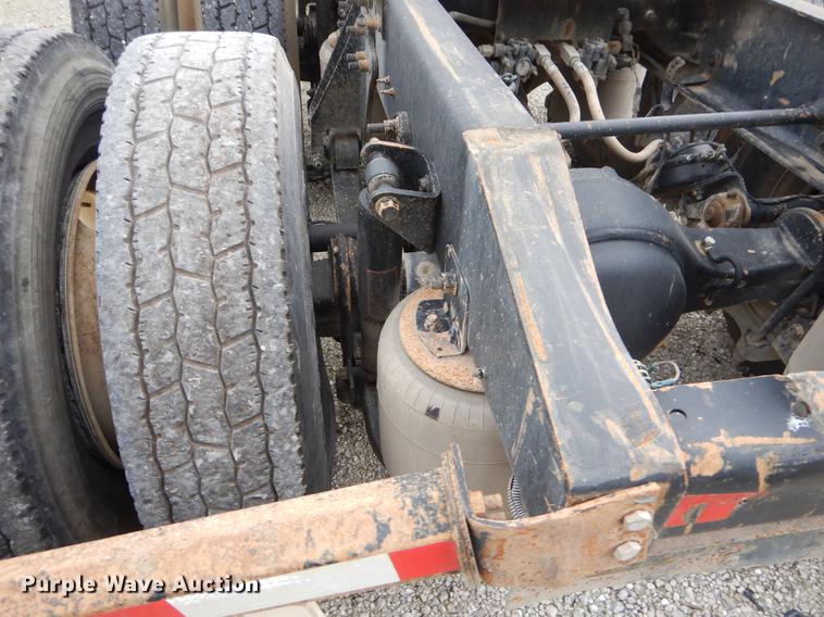 image for item EO9648 2007 International 9400i semi truck