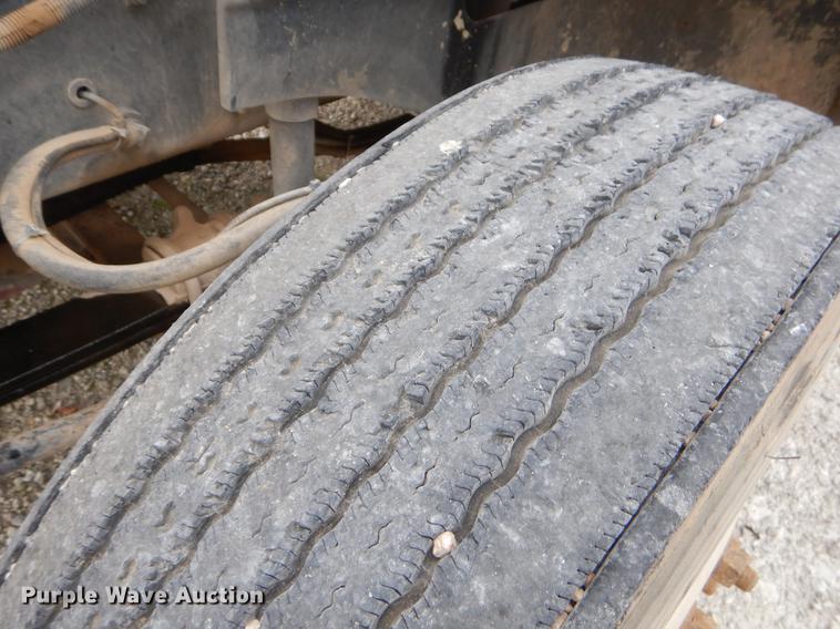 image for item EO9648 2007 International 9400i semi truck