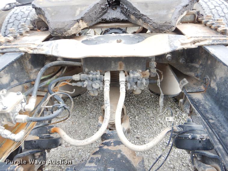 image for item EO9648 2007 International 9400i semi truck