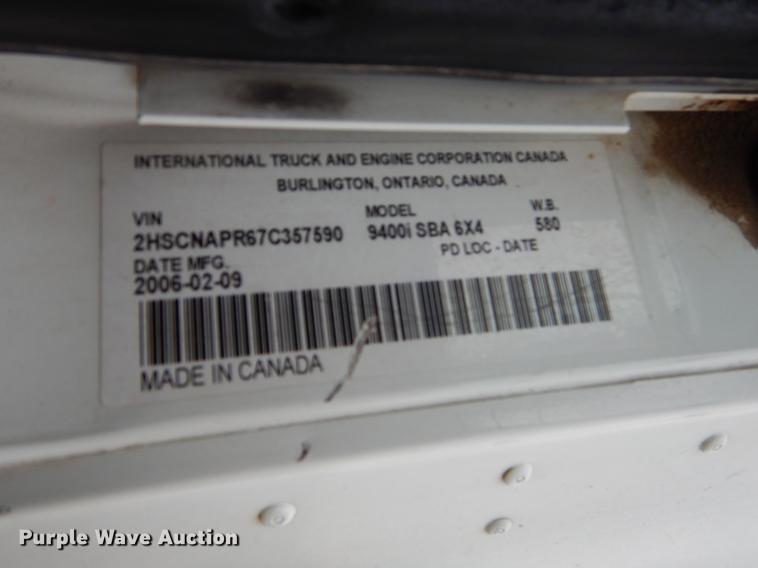 image for item EO9648 2007 International 9400i semi truck